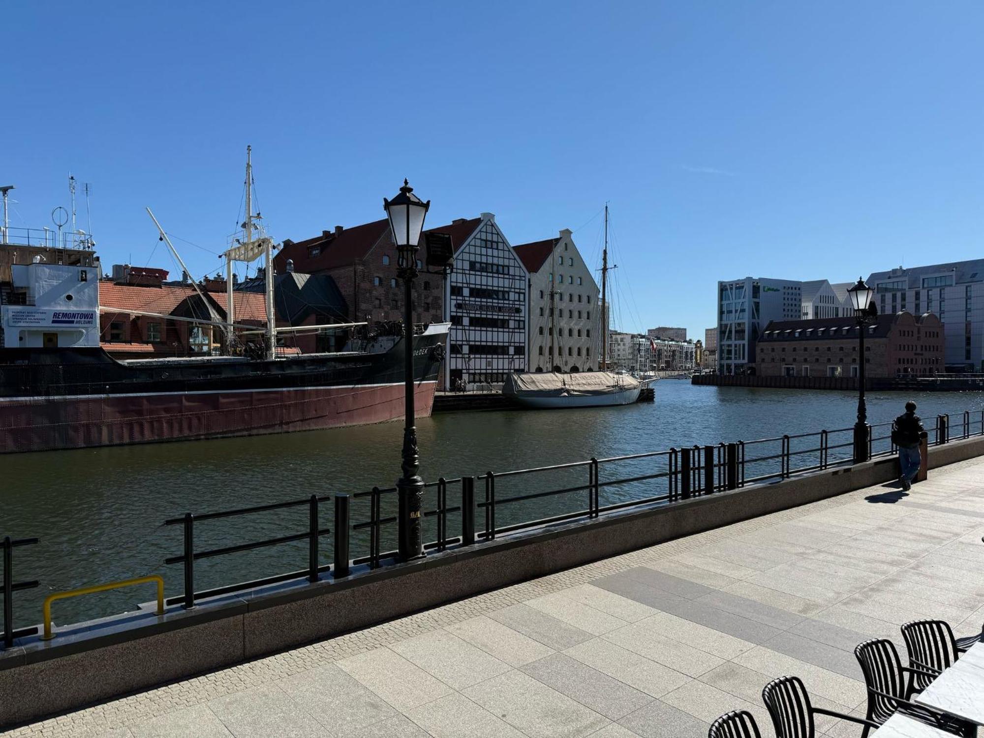 Motlawa Apartments - Old Town & River Viev, Fast Wifi Gdansk Bagian luar foto